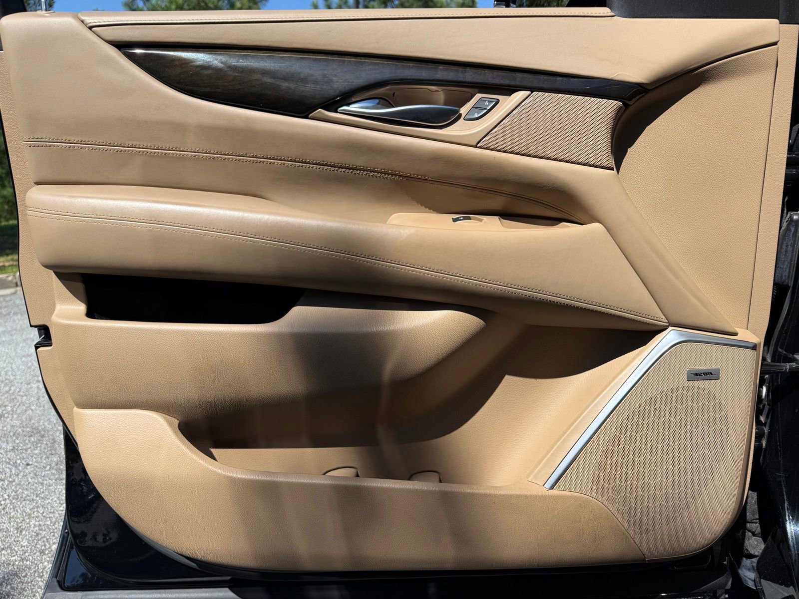 Used 2019 Cadillac Escalade ESV Platinum AWD/4WD image 44