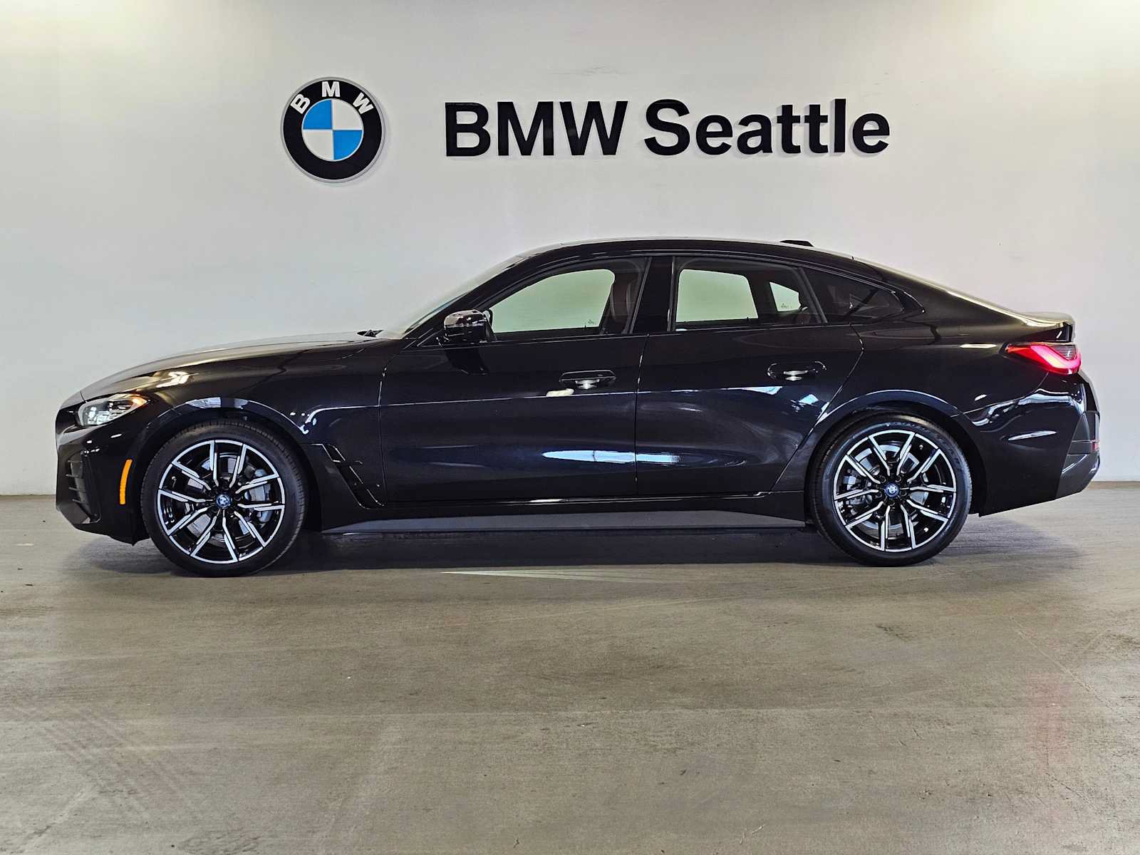 Certified 2024 BMW i4 eDrive35 w/ M Sport Package RWD image 3