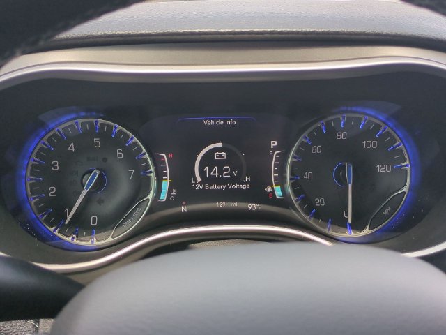 New 2027 Chrysler Pacifica Limited w/ Family Tech Group FWD image 22