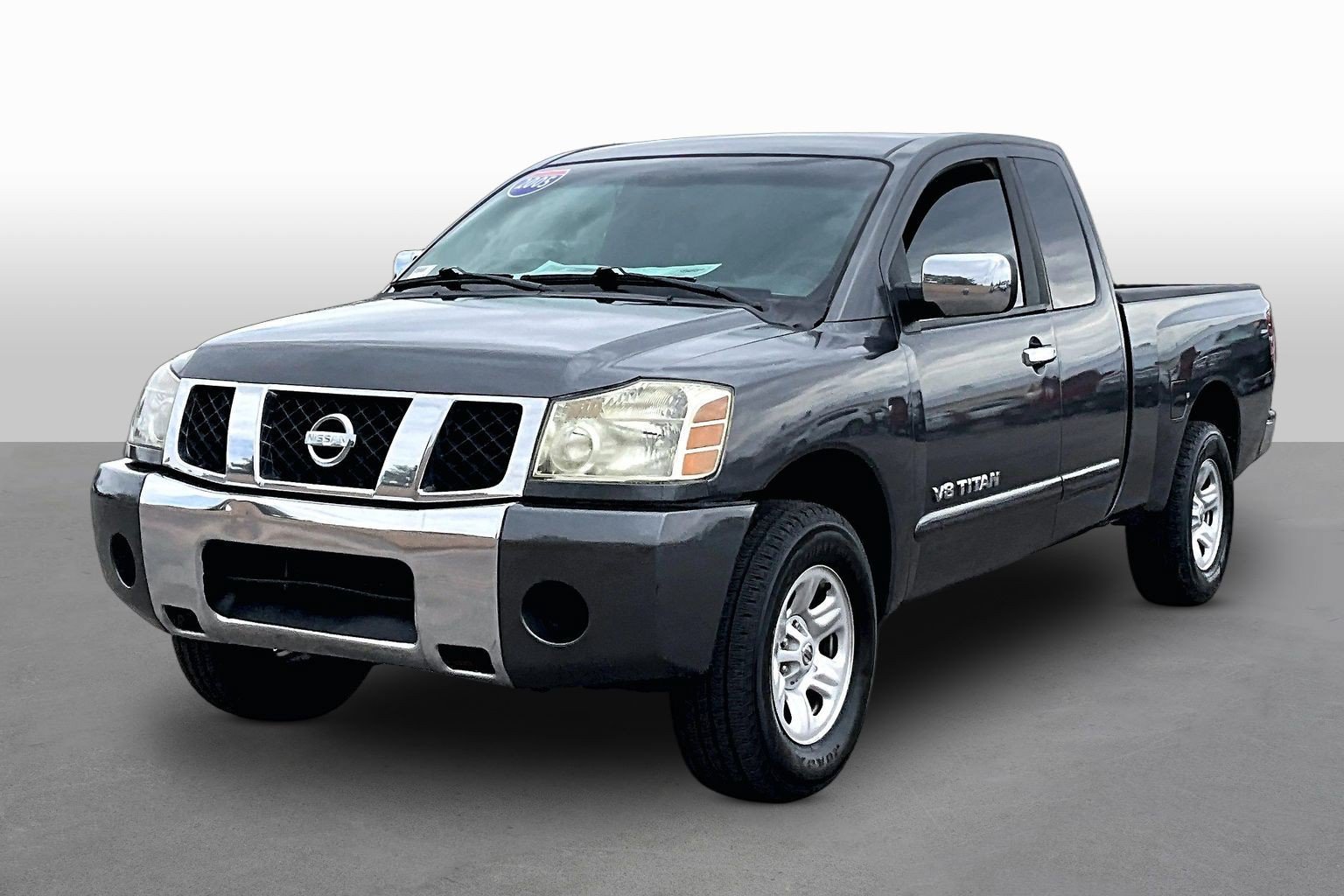 Used 2005 Nissan Titan SE RWD image 1