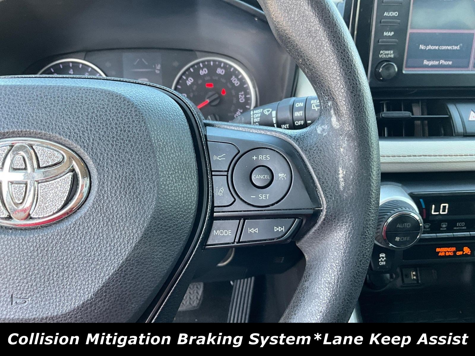 Used 2019 Toyota RAV4 XLE FWD image 11