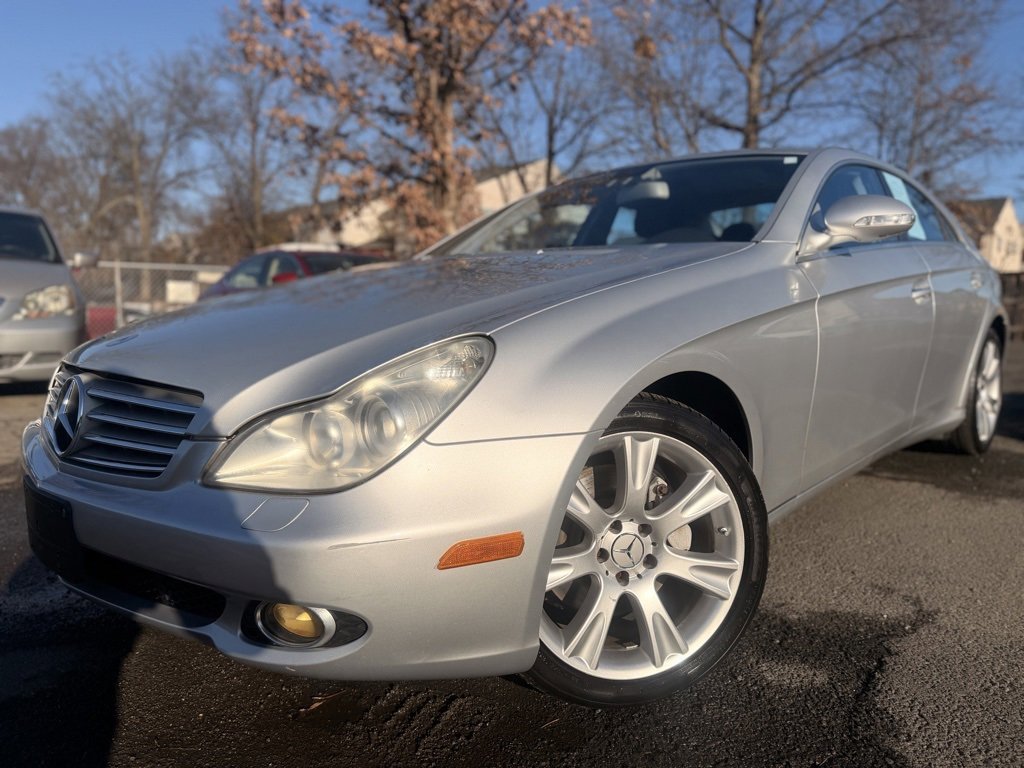 Used 2008 Mercedes-Benz CLS 550 image 2