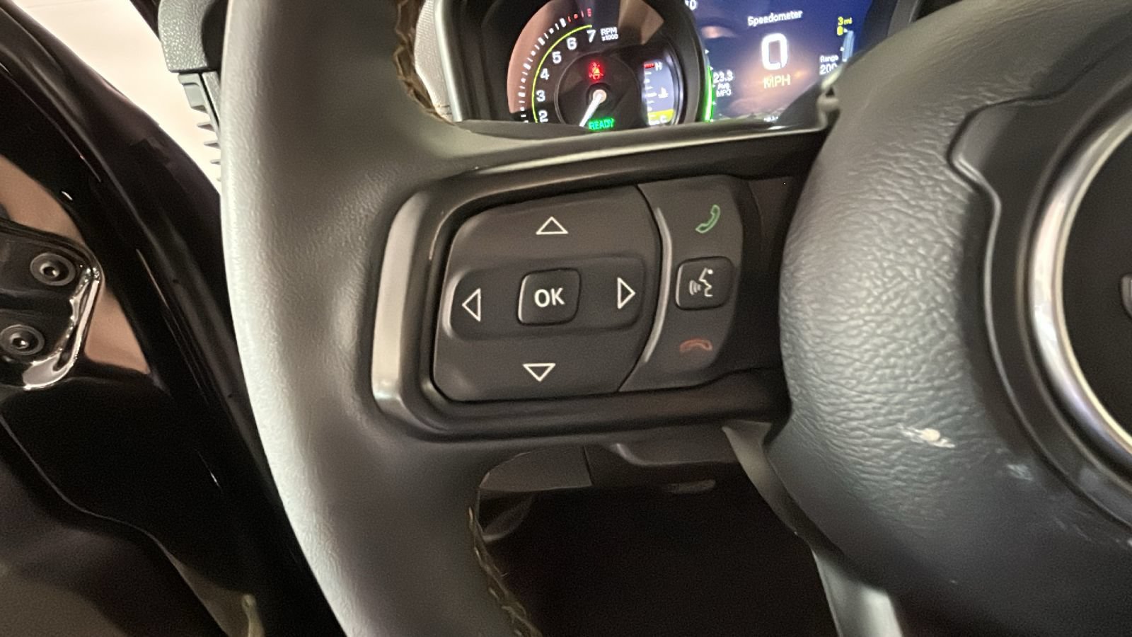 Used 2024 Jeep Wrangler Unlimited w/ Convenience Group AWD/4WD image 18