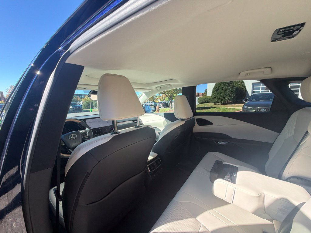 Used 2024 Lexus RX 350 Premium w/ Kick Sensor & Tow Package AWD/4WD image 18