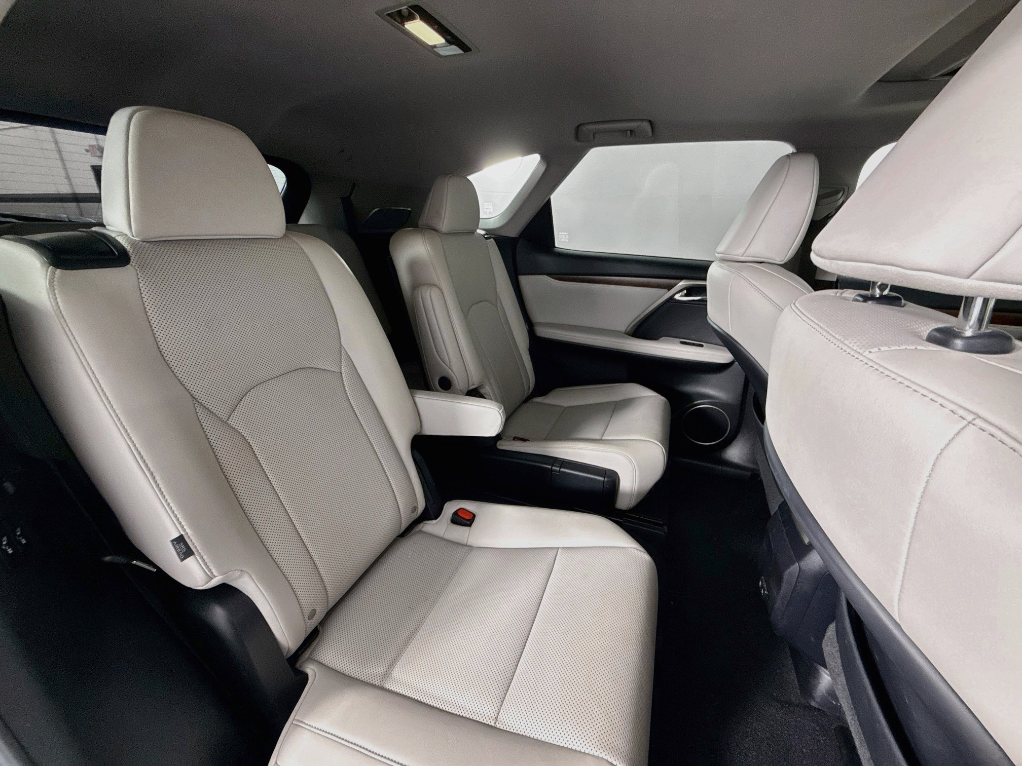 Used 2020 Lexus RX 350L Premium w/ Premium Package AWD/4WD image 27