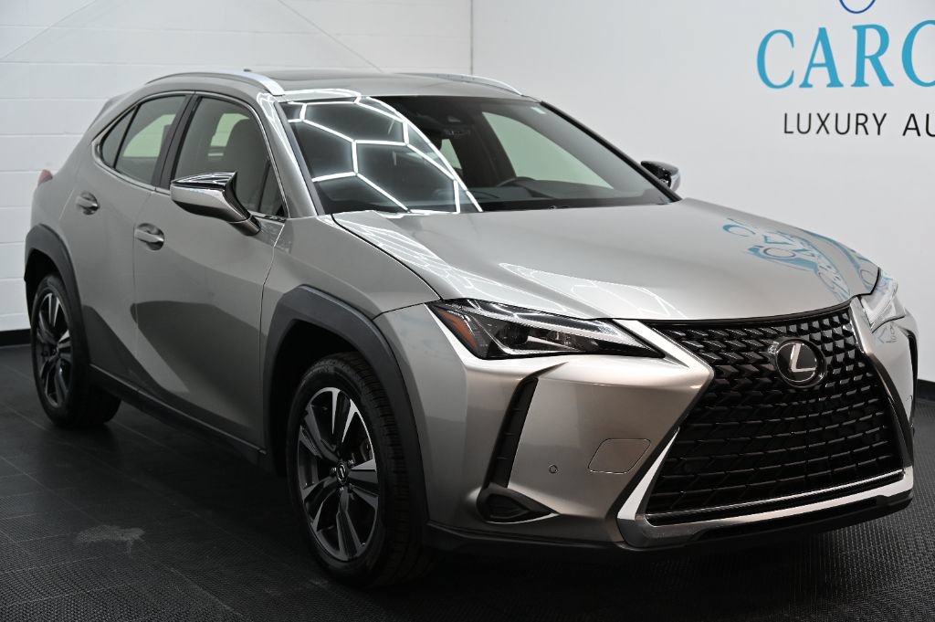 Used 2021 Lexus UX 200 w/ Accessory Package (Z2) FWD image 2