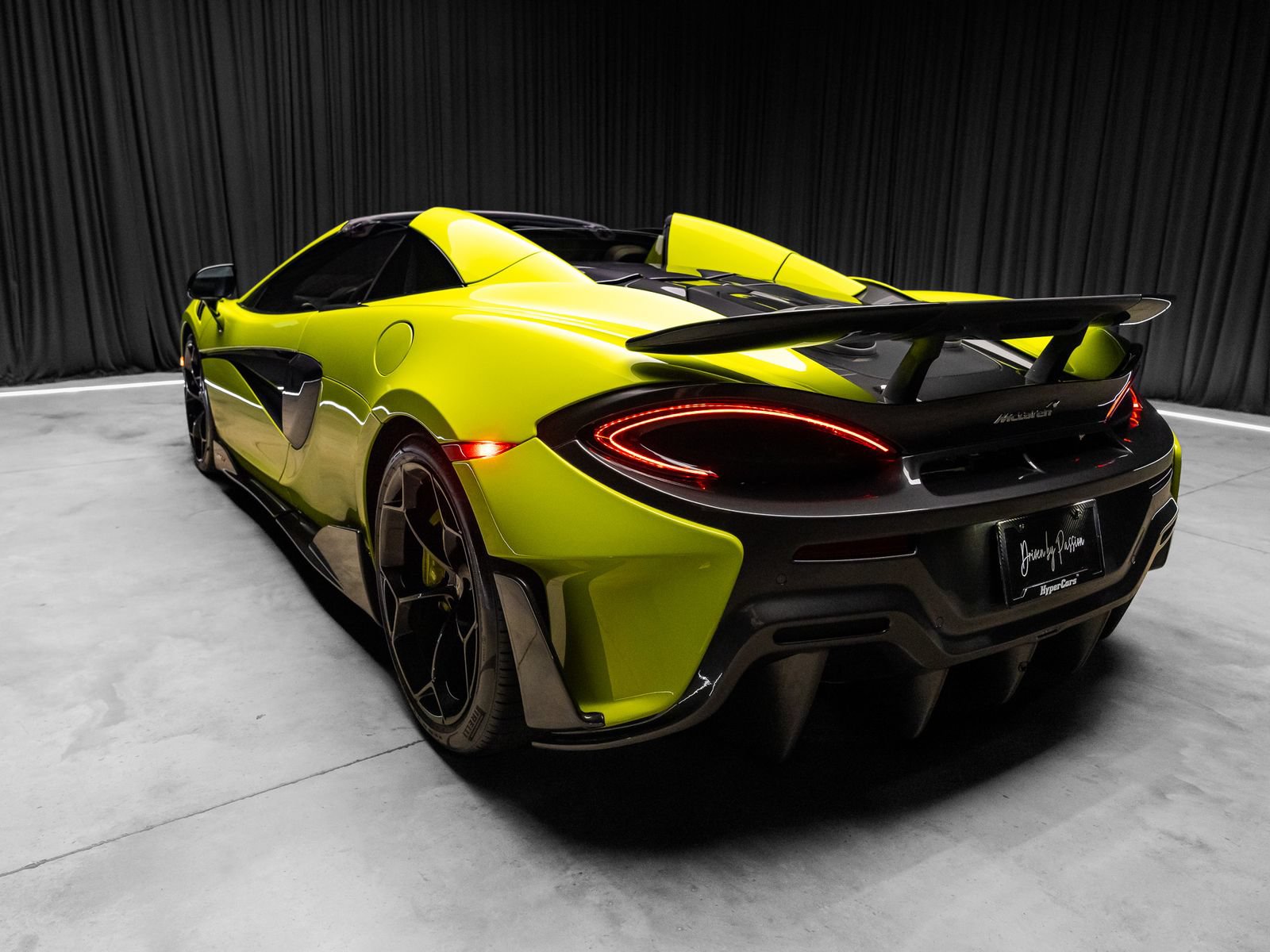 Used 2020 McLaren 600LT Spider RWD image 13