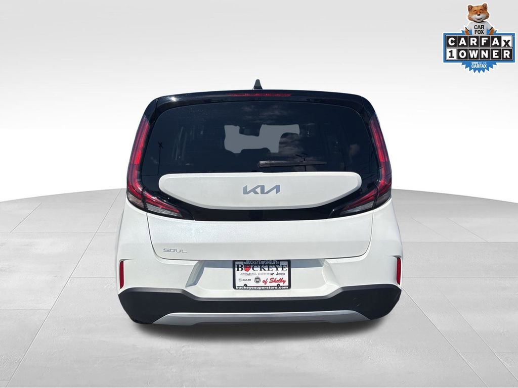 Used 2025 Kia Soul LX FWD image 4