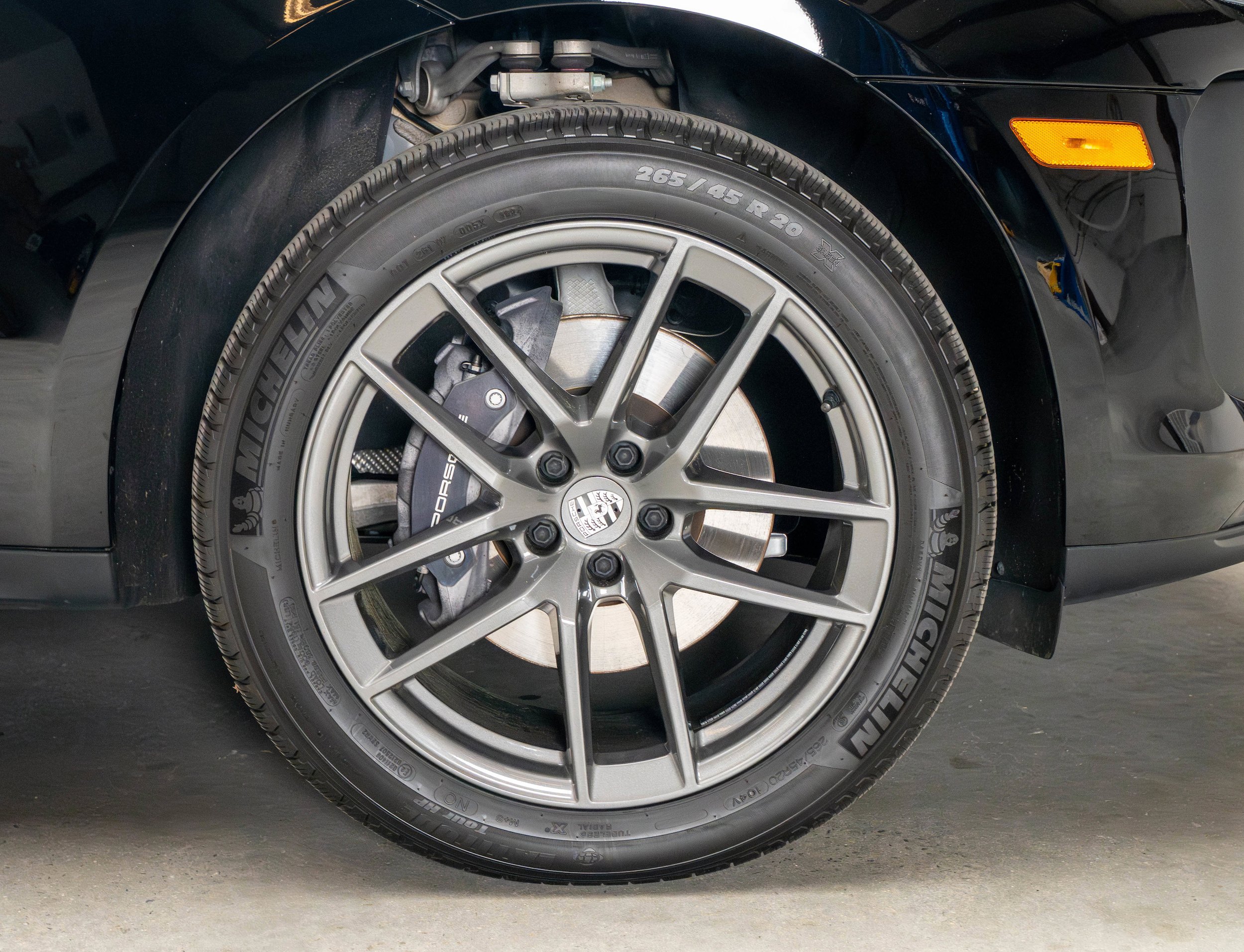 Certified 2025 Porsche Macan Turbo image 18