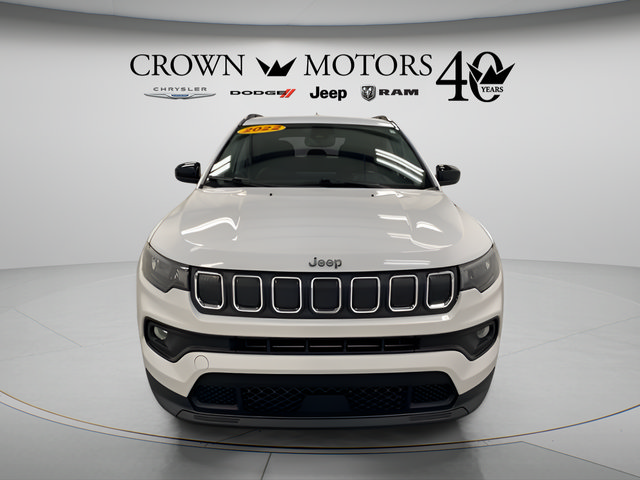 Used 2022 Jeep Compass Latitude w/ Convenience Group AWD/4WD image 2