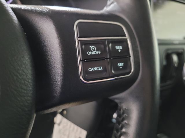 Used 2018 Jeep Wrangler Unlimited Sahara w/ Connectivity Group image 32