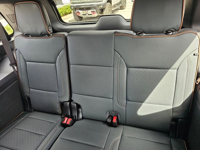 Used 2025 GMC Yukon AT4 w/ AT4 Premium Package image 23
