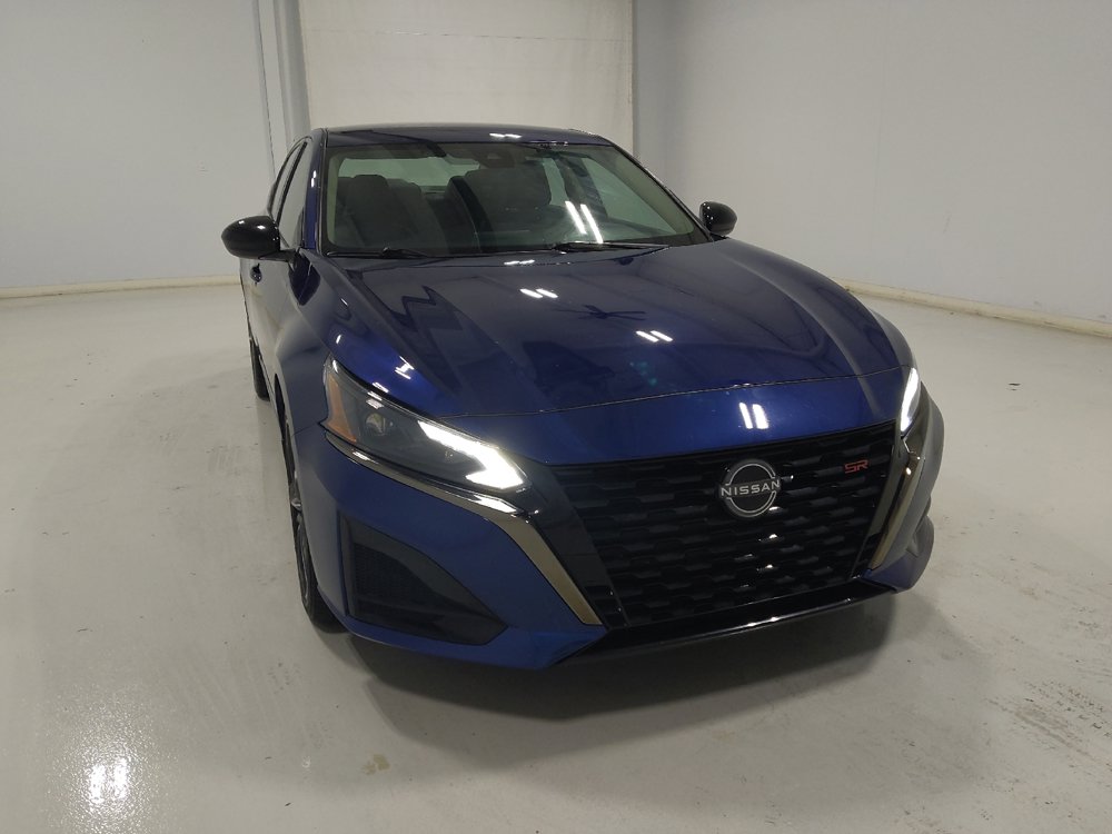 Used 2023 Nissan Altima 2.5 SR AWD/4WD image 14