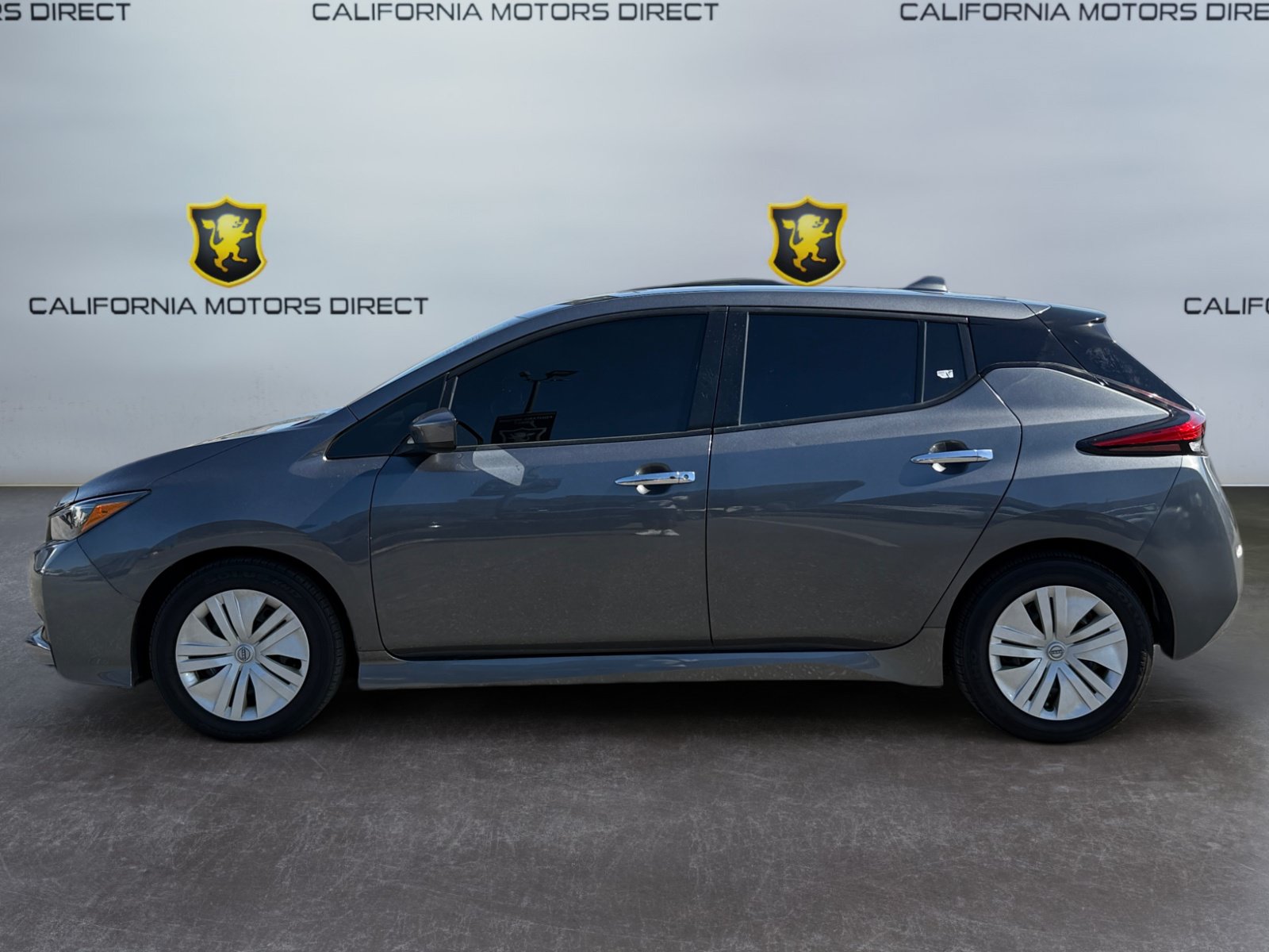 Used 2025 Nissan Leaf S FWD image 2