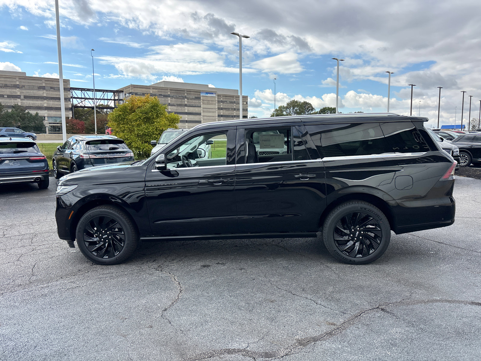 New 2025 Lincoln Navigator L Black Label image 4