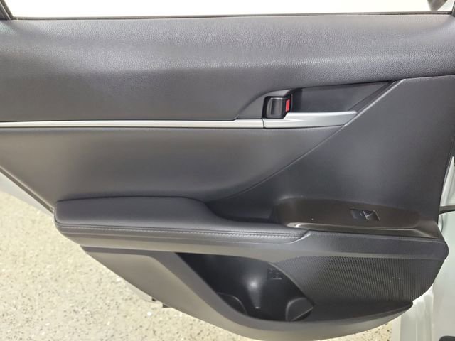Used 2023 Toyota Camry XLE FWD image 14