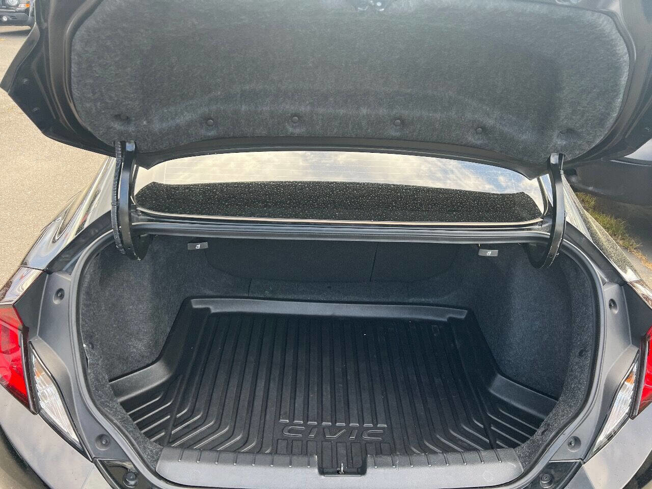 Used 2018 Honda Civic LX-P image 23