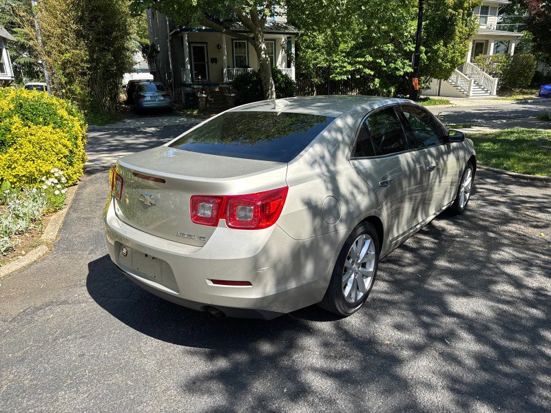 Used 2016 Chevrolet Malibu LTZ FWD image 4
