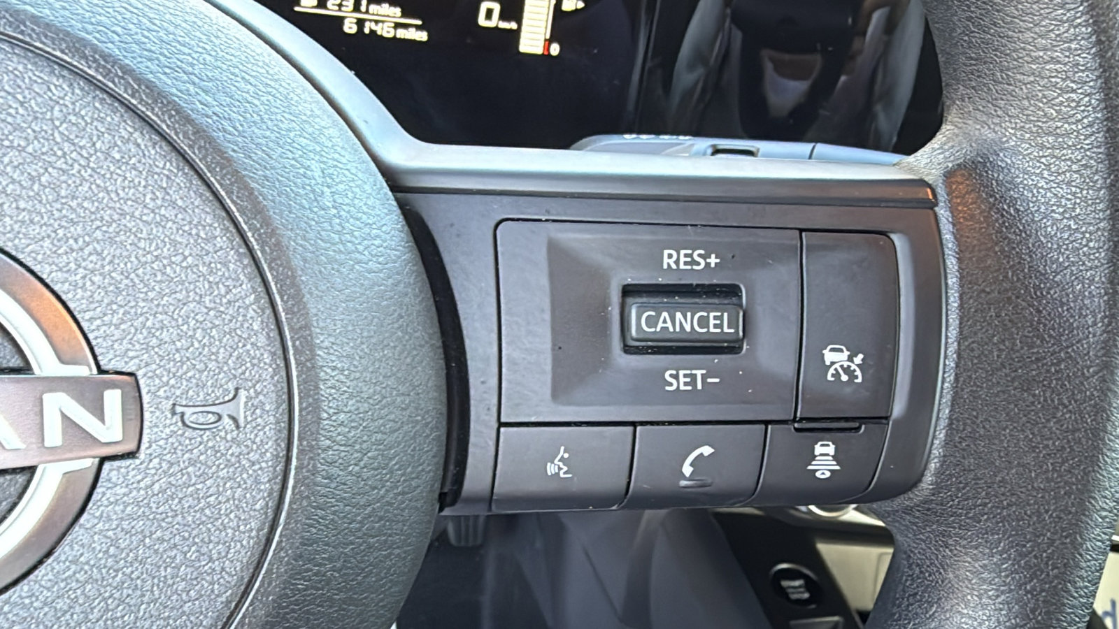 Certified 2025 Nissan Kicks S image 11