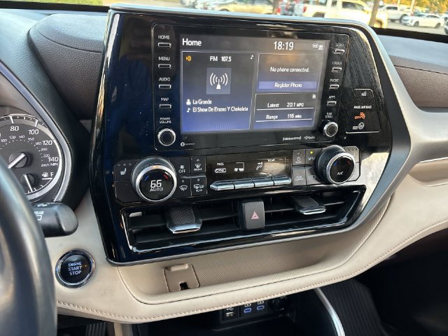 Used 2022 Toyota Highlander XLE FWD image 24