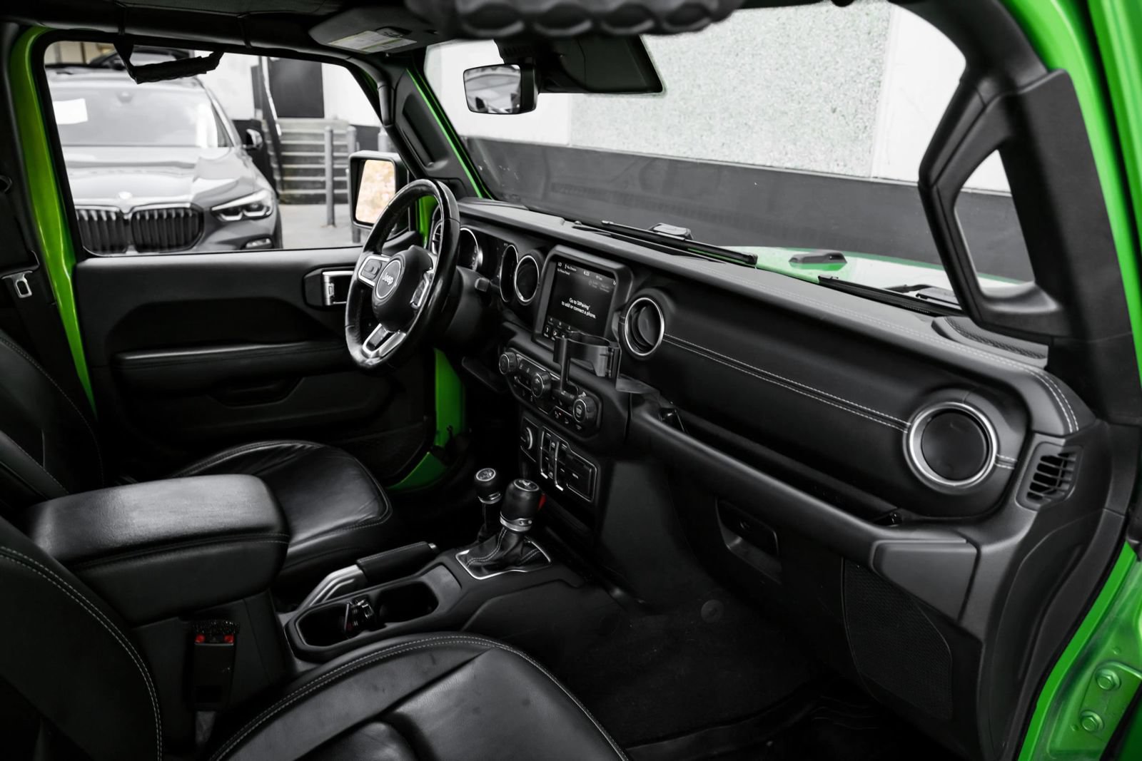 Used 2019 Jeep Wrangler Unlimited Sahara AWD/4WD image 17