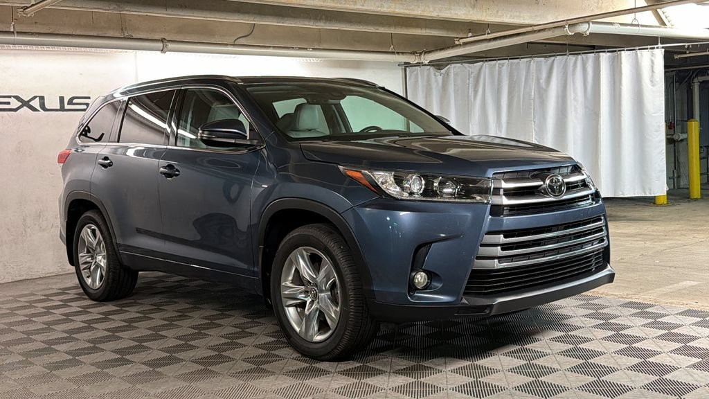 Used 2017 Toyota Highlander Limited AWD/4WD video 1