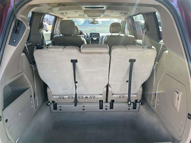 Used 2013 Chrysler Town & Country Touring-L w/ Driver Convenience Group image 6