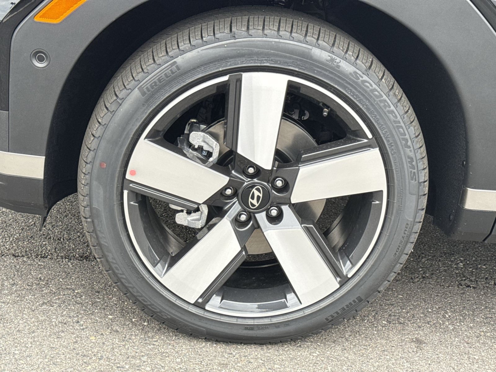 New 2027 Hyundai Santa Fe Limited FWD image 12