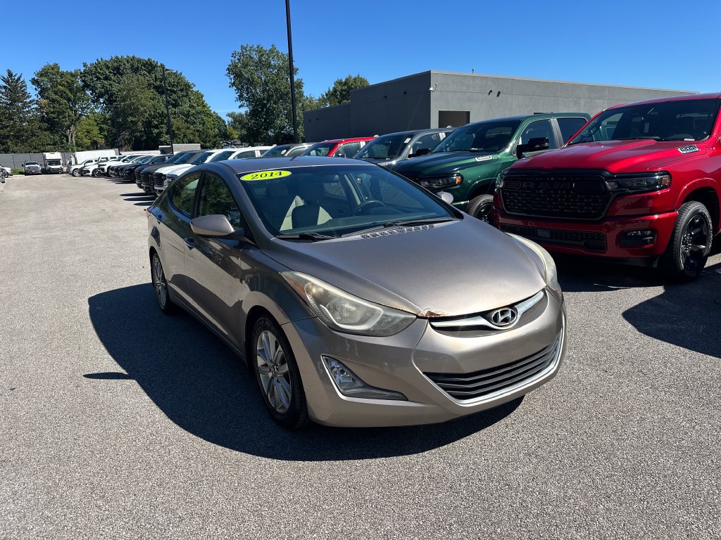 Used 2014 Hyundai Elantra SE w/ Option Group 02 FWD image 4
