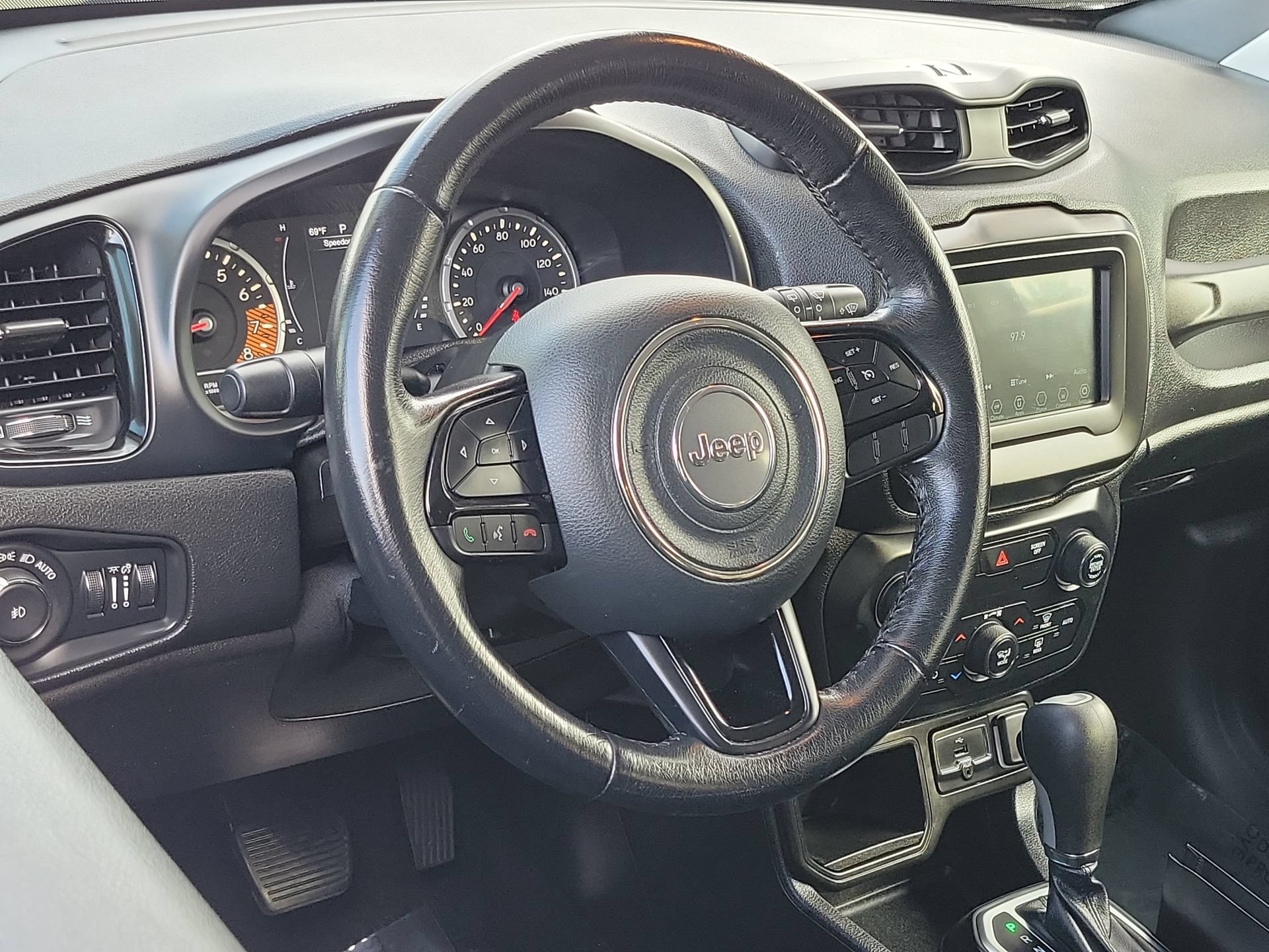 Certified 2020 Jeep Renegade Altitude FWD image 7
