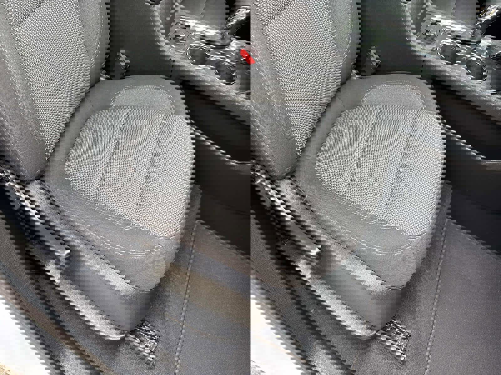 Used 2023 Chevrolet Traverse LT image 23