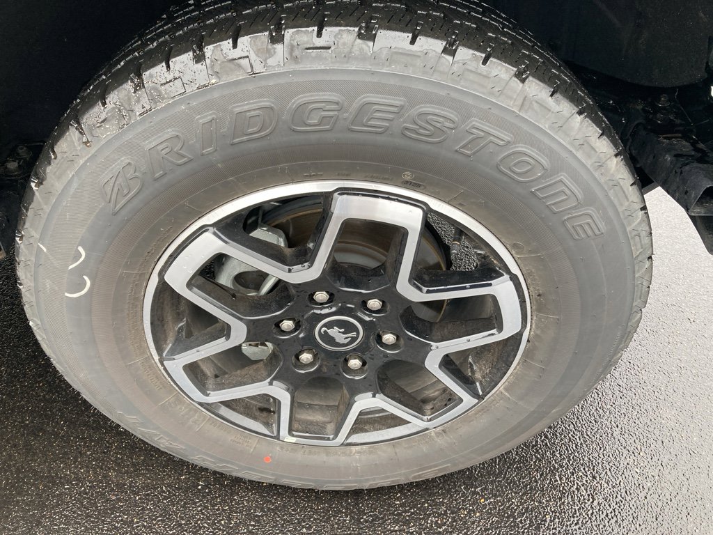 Used 2025 Ford Bronco Outer Banks image 16