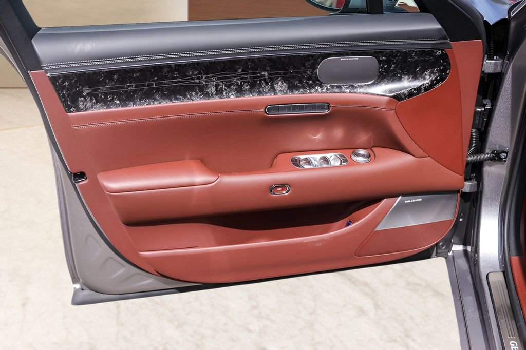 Used 2025 Genesis G90 3.5T image 25