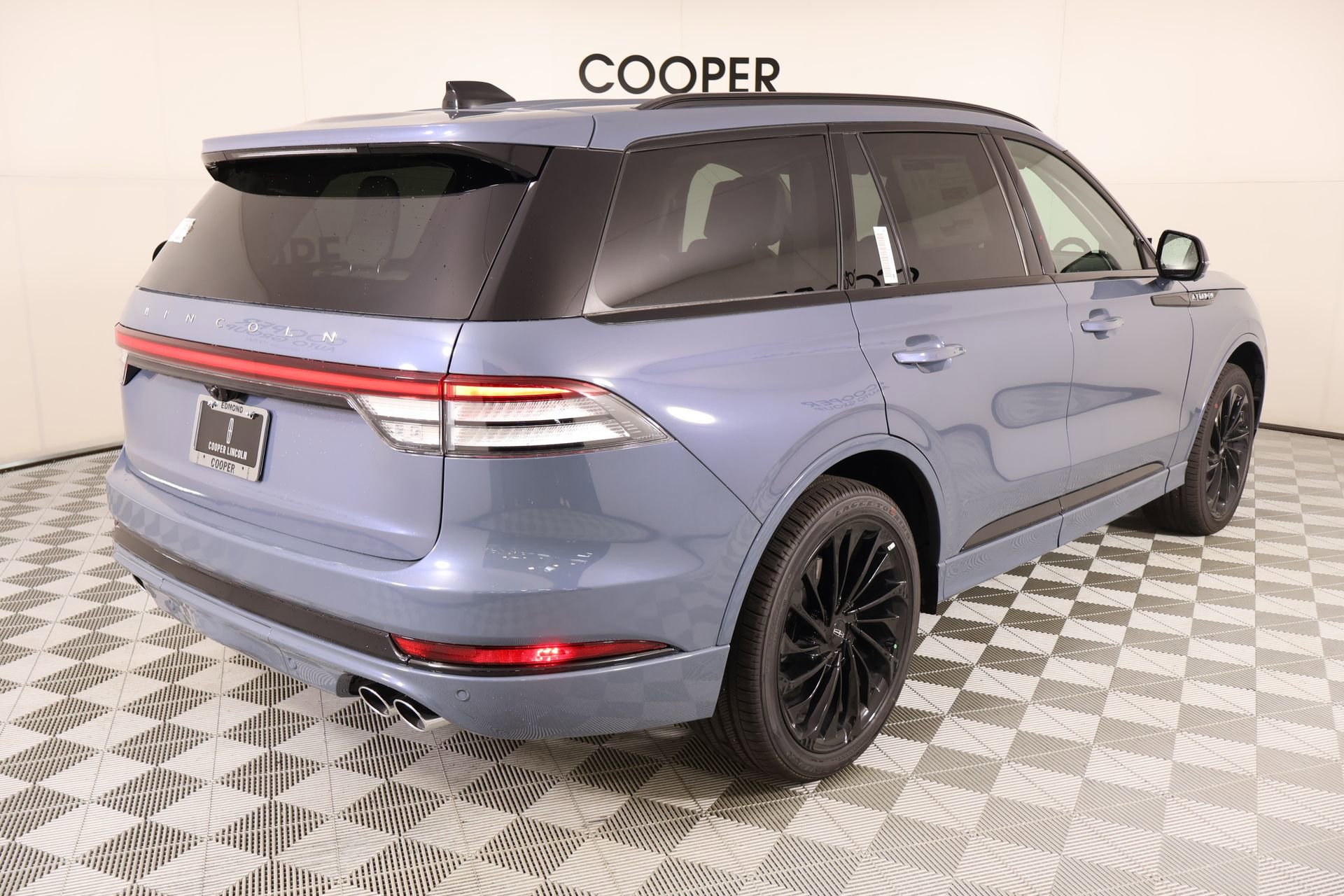 New 2026 Lincoln Aviator Reserve w/ Jet Appearance Package AWD/4WD image 21