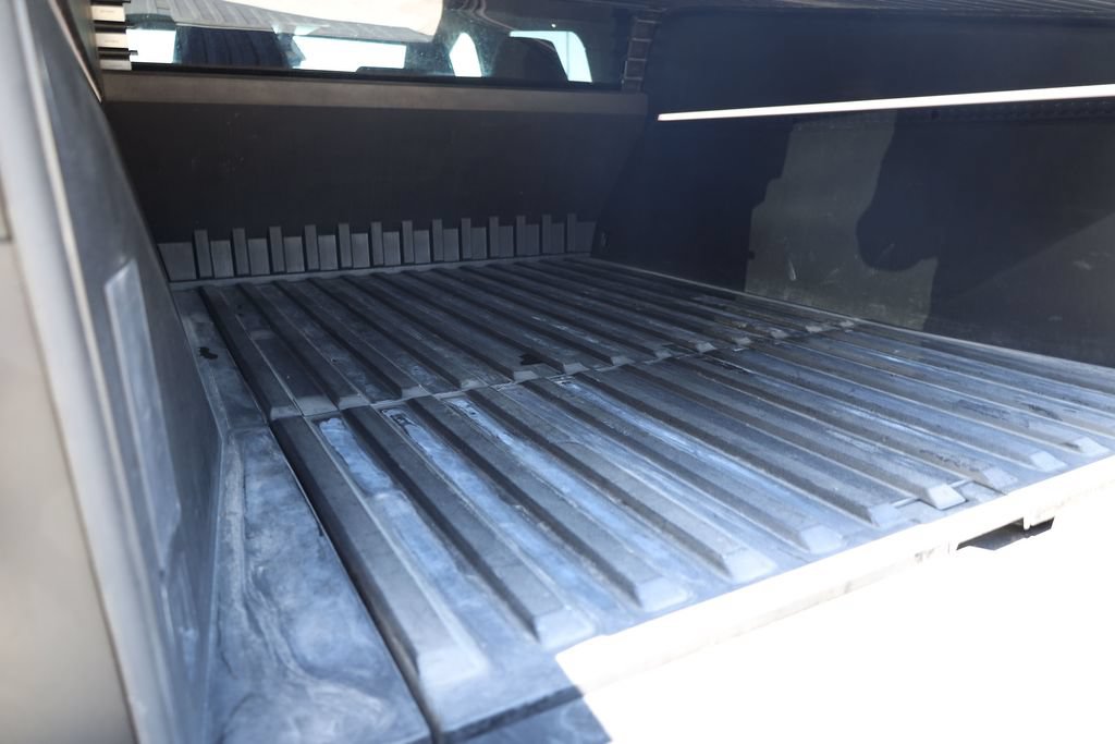 Used 2025 Tesla Cybertruck AWD Crew Cab image 21