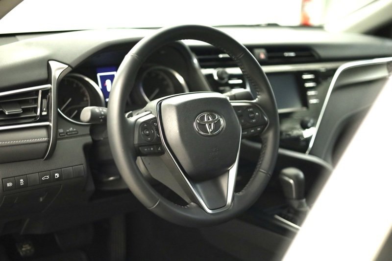Used 2018 Toyota Camry SE image 12