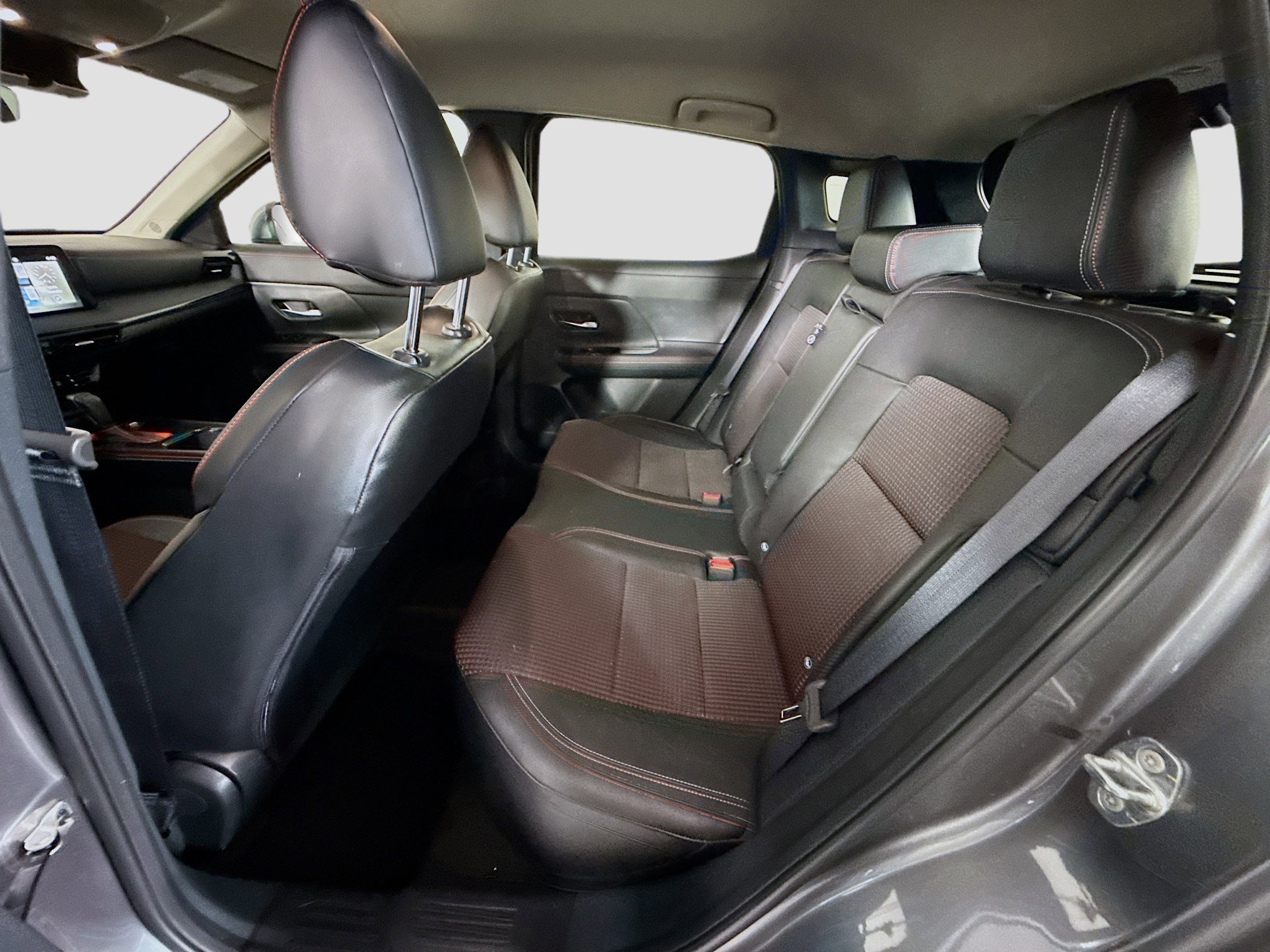 Used 2025 Nissan Kicks SR w/ Interior Electronics Package image 25