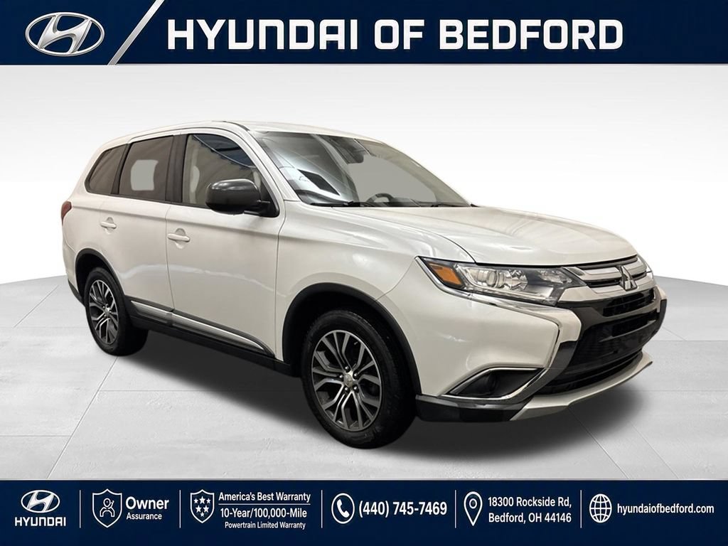 Used 2017 Mitsubishi Outlander ES AWD/4WD image 3