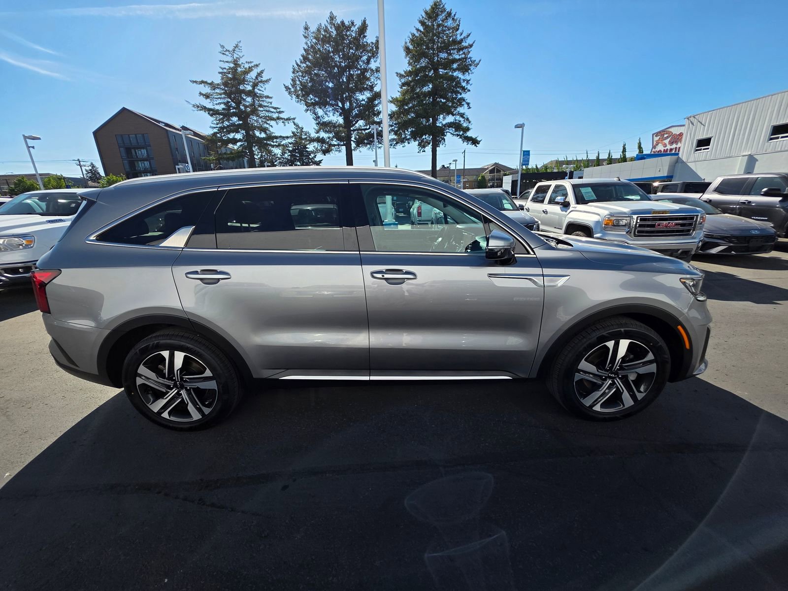 Used 2023 Kia Sorento EX w/ Panoramic Sunroof Package AWD/4WD image 4