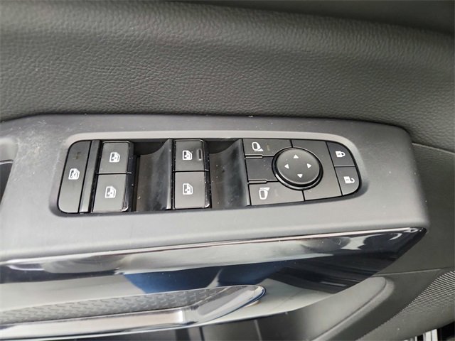 Used 2024 Nissan Pathfinder SV image 29