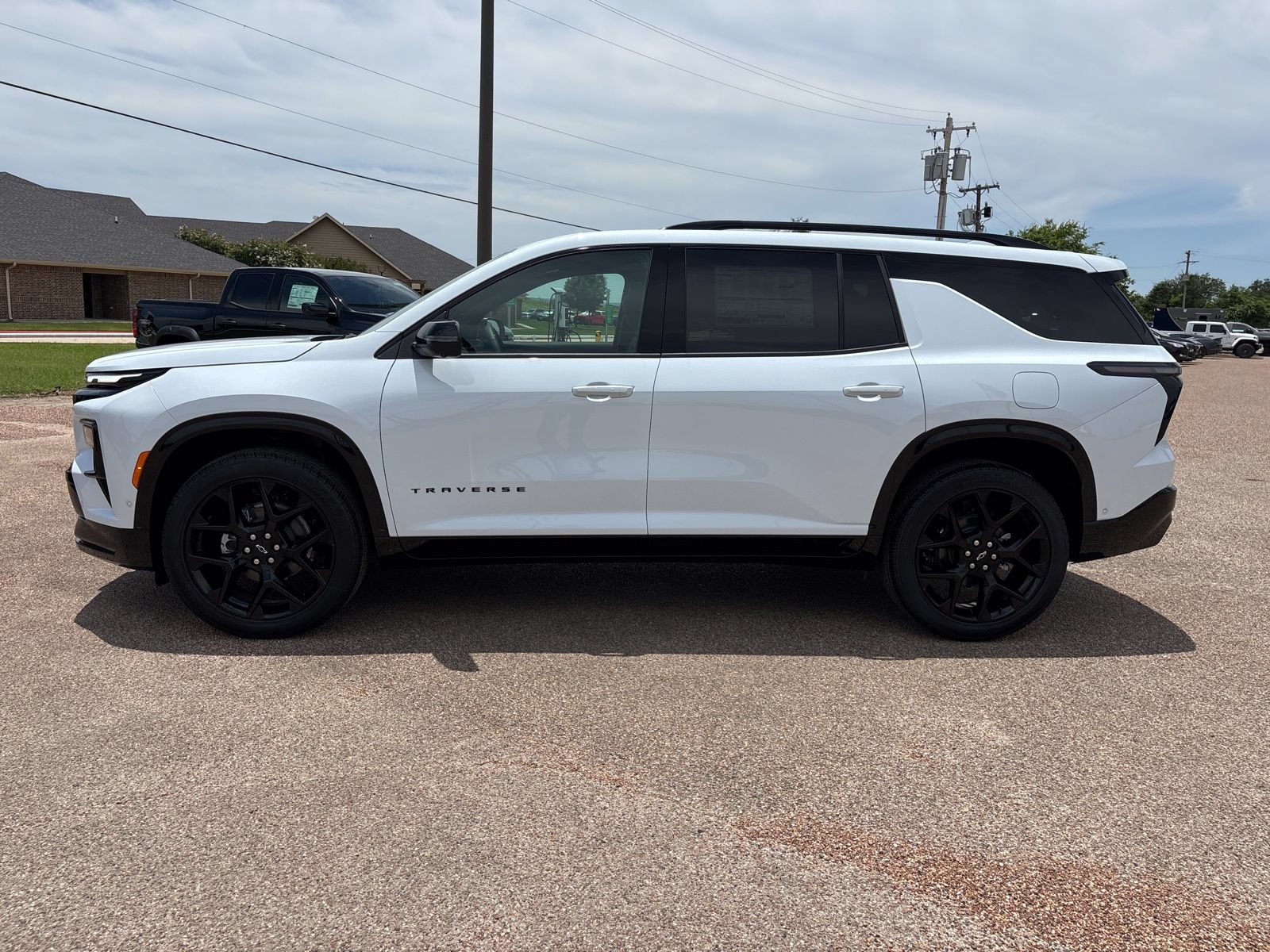 New 2026 Chevrolet Traverse RS w/ LPO, Floor Liner Package FWD image 2