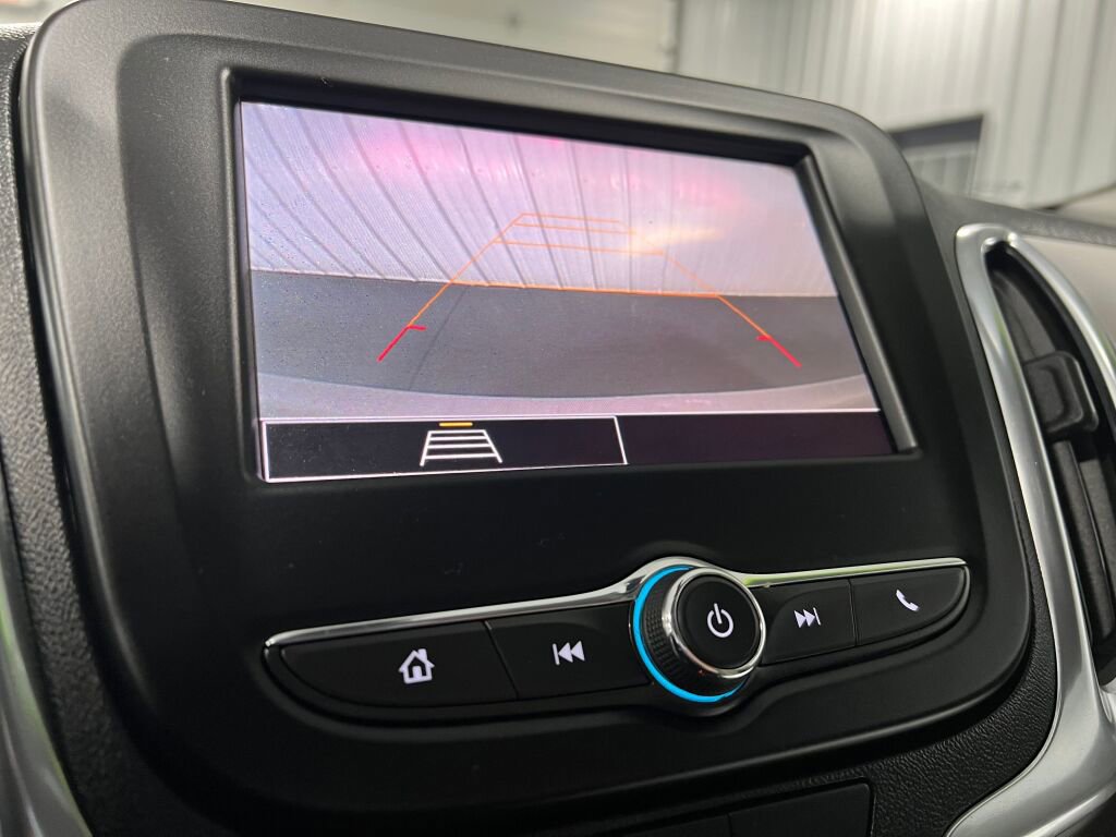 Used 2023 Chevrolet Equinox LT w/ Driver Convenience Package image 9