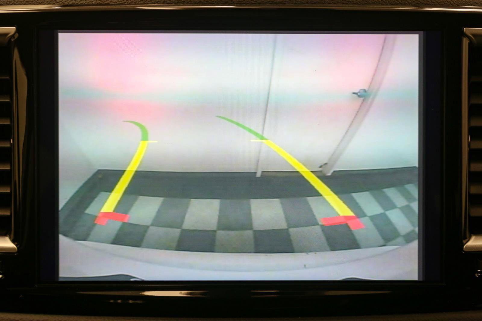 Used 2024 Chrysler Pacifica Touring-L image 30