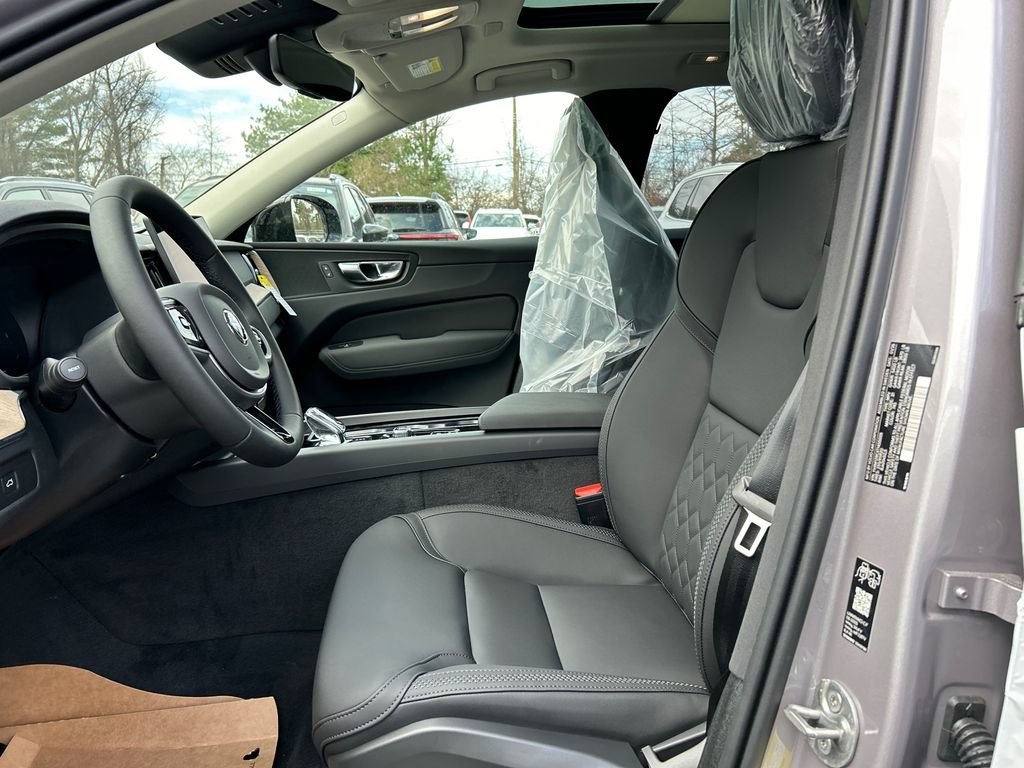 New 2026 Volvo XC60 B5 Plus w/ Protection Package Premier AWD/4WD image 10