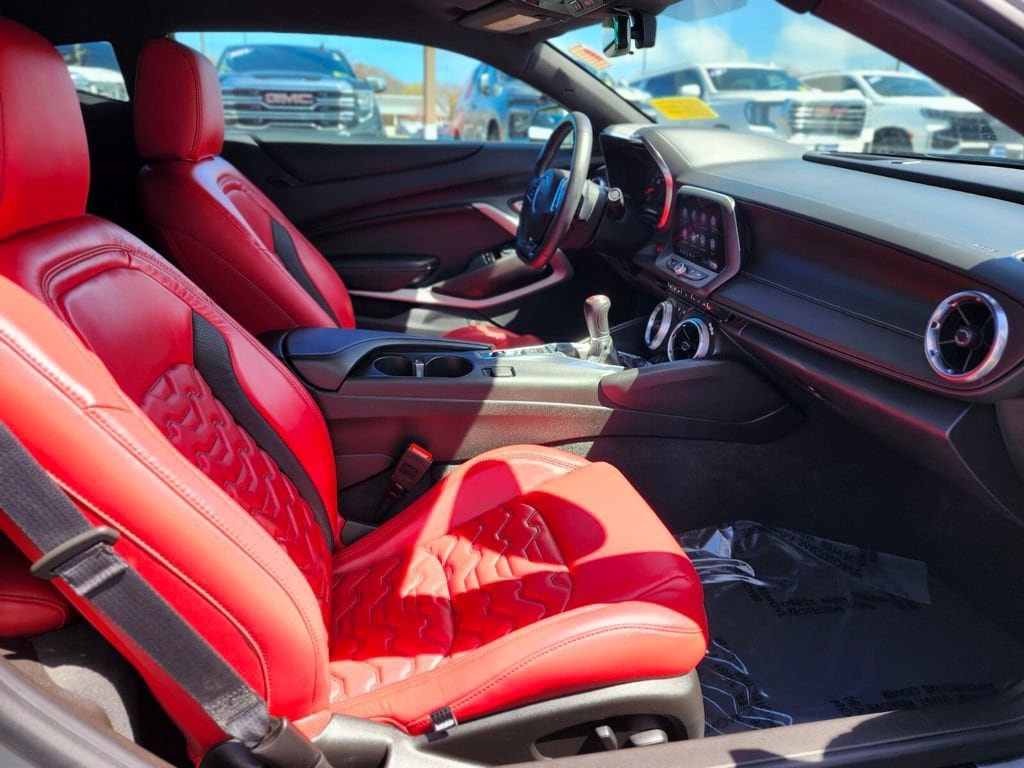 Used 2023 Chevrolet Camaro SS RWD image 9