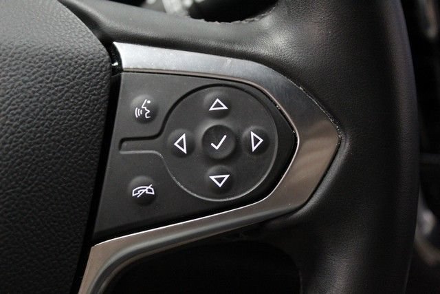 Used 2023 Chevrolet Traverse LT FWD image 25