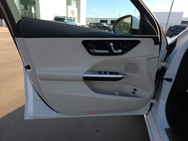 Used 2025 Mercedes-Benz C 300 4MATIC Sedan image 10
