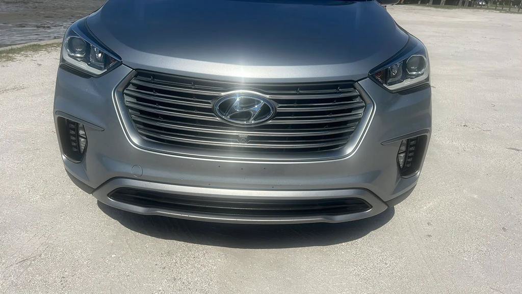 Used 2017 Hyundai Santa Fe Limited AWD/4WD image 3