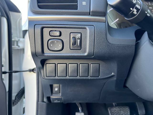 Used 2016 Lexus CT 200h w/ Navigation Package FWD image 33