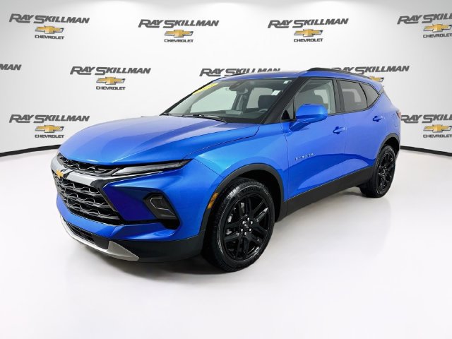 Used 2024 Chevrolet Blazer LT w/ Convenience Package FWD image 3